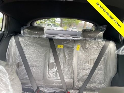 New 2025 Buick Envista Avenir image 29