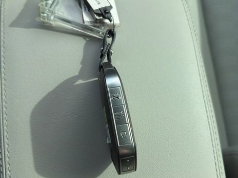 Certified 2025 Kia Sorento SX image 20