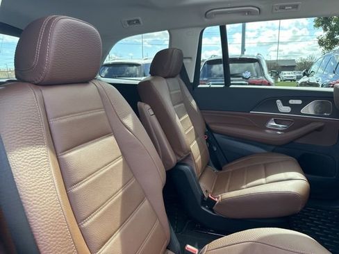 New 2026 Mercedes-Benz GLS 450 4MATIC image 33