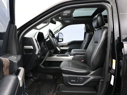 Used 2017 Ford F250 Lariat w/ Lariat Ultimate Package AWD/4WD image 9