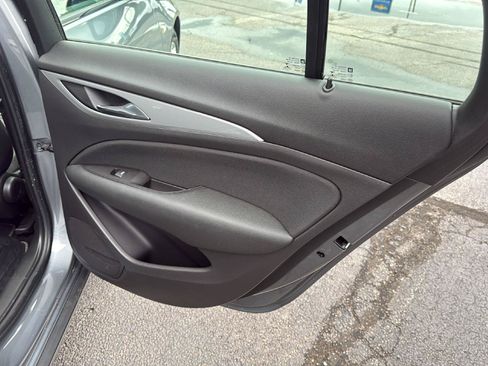 Used 2020 Buick Regal Preferred FWD image 25