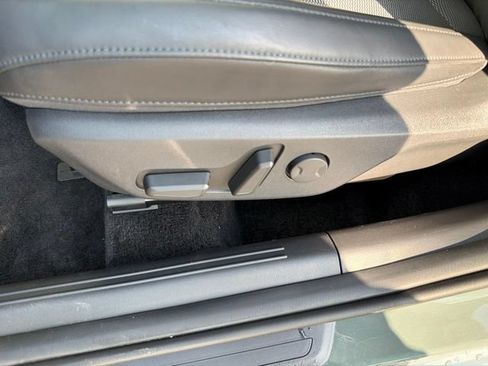 Certified 2023 Kia Niro EX FWD image 10