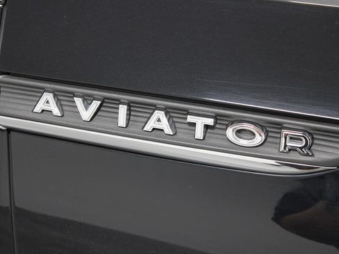 Used 2020 Lincoln Aviator Reserve w/ Equipment Group 202A AWD/4WD image 12