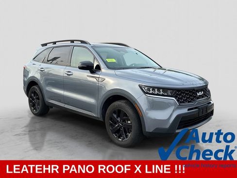 Used 2023 Kia Sorento S w/ Panoramic Sunroof Package AWD/4WD image 3