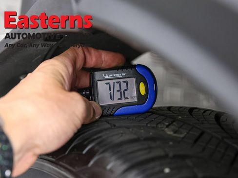 Used 2022 Toyota C-HR Limited FWD image 28
