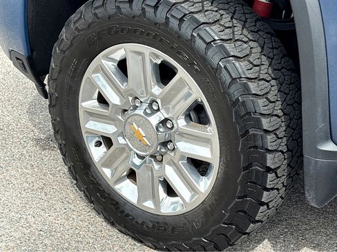 Used 2025 Chevrolet Silverado 2500 High Country w/ Technology Package AWD/4WD image 20