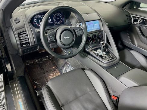 Used 2023 Jaguar F-TYPE R image 9