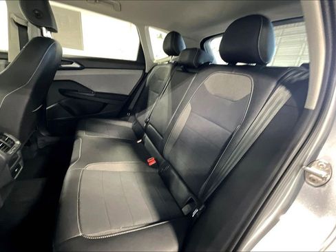 Used 2024 Volkswagen Taos SE image 35