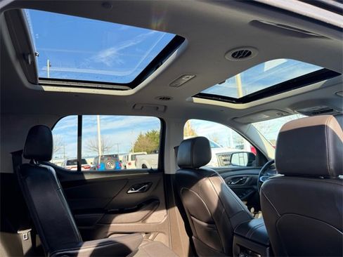 Used 2021 Chevrolet Traverse Premier w/ Redline Edition image 43