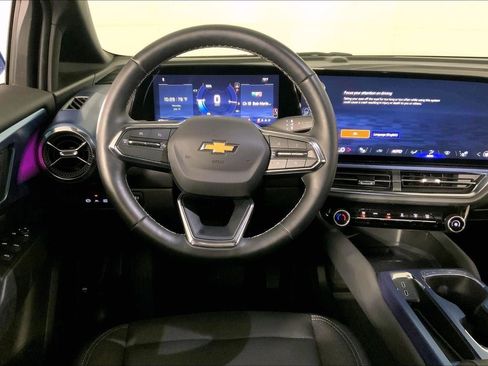 Used 2025 Chevrolet Equinox EV LT w/ Convenience Package FWD image 5