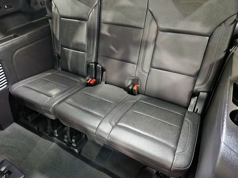 Used 2025 Chevrolet Suburban Z71 w/ Z71 Off-Road Package AWD/4WD image 55