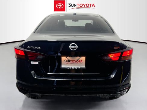 Used 2024 Nissan Altima 2.5 SR w/ SR Premium Package FWD image 5