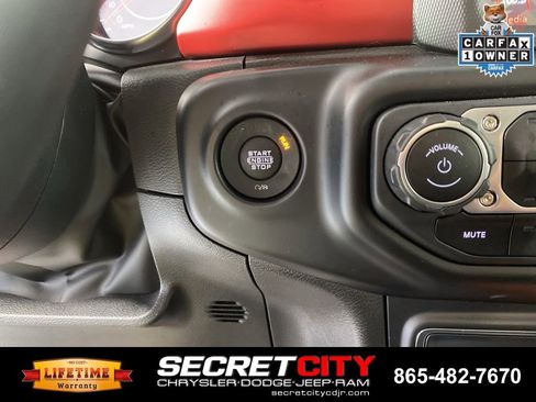 Used 2022 Jeep Wrangler Unlimited Rubicon AWD/4WD image 17