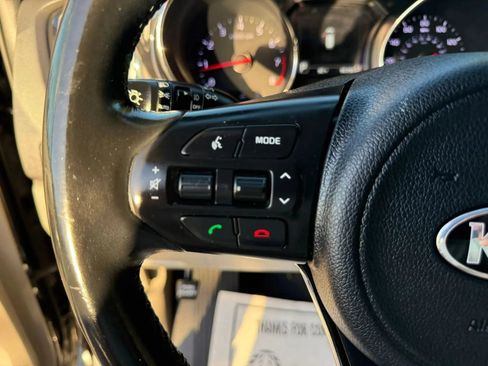 Used 2018 Kia Sedona SX FWD image 29