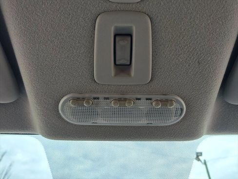 Used 2011 Nissan Juke SV image 25