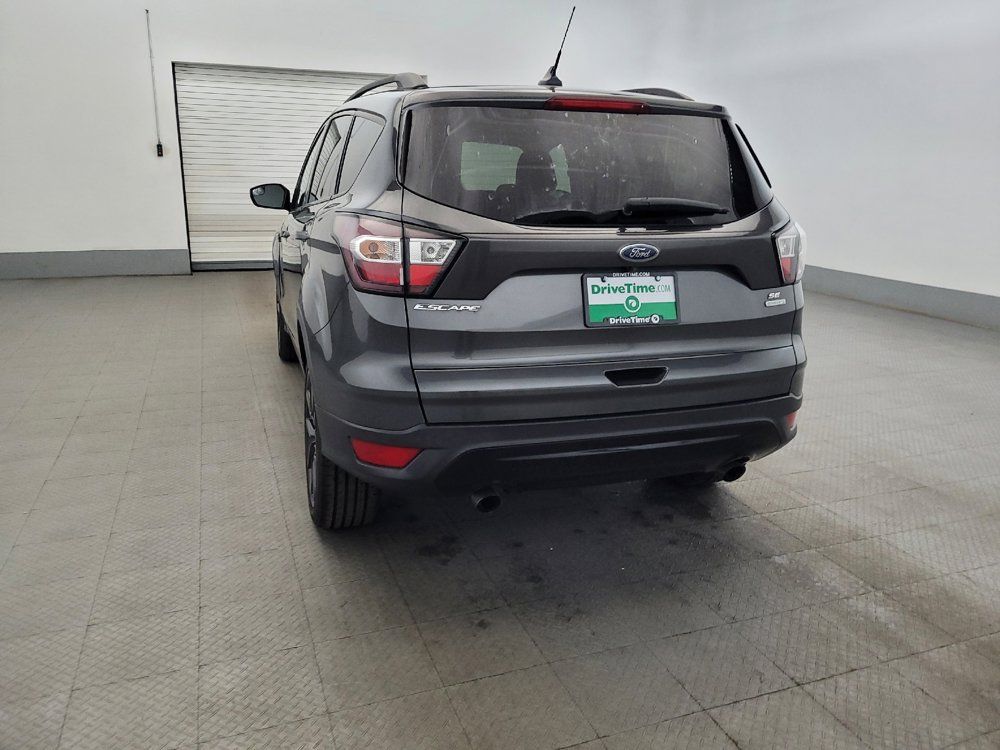 Used 2018 Ford Escape SE w/ SE Sport Appearance Package FWD image 6