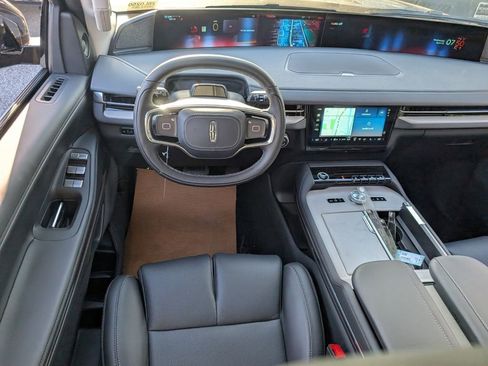 New 2026 Lincoln Navigator L Reserve AWD/4WD image 14
