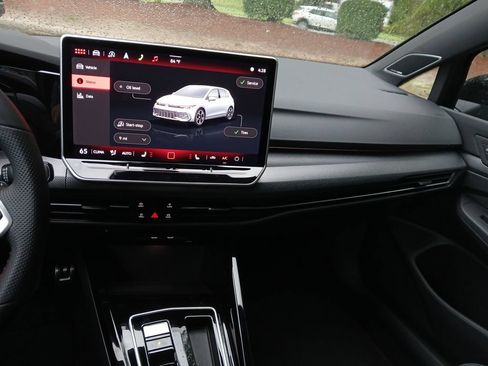 New 2026 Volkswagen GTI SE FWD image 17