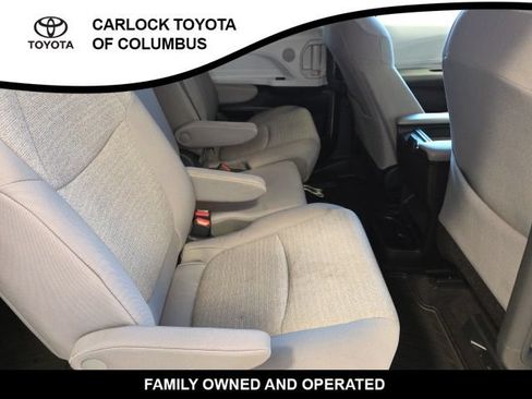 Used 2026 Toyota Sienna LE FWD image 17