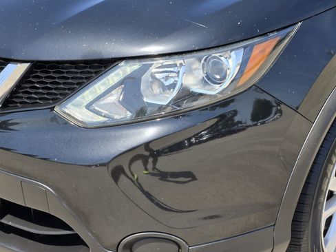 Used 2018 Nissan Rogue Sport S w/ S Appearance Package FWD image 34