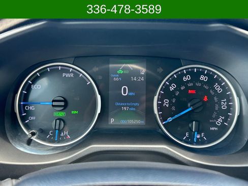Used 2020 Toyota RAV4 XLE w/ Carpet Mat Package AWD/4WD image 9