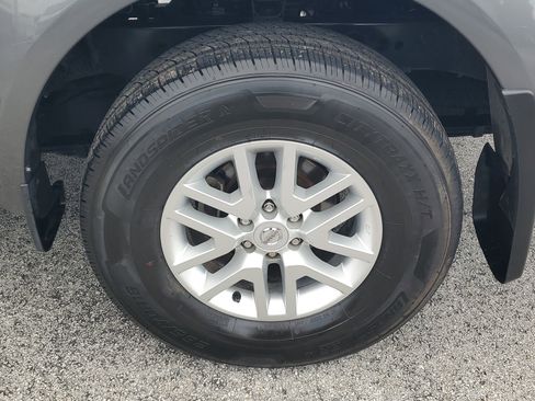 Certified 2021 Nissan Frontier SV image 8