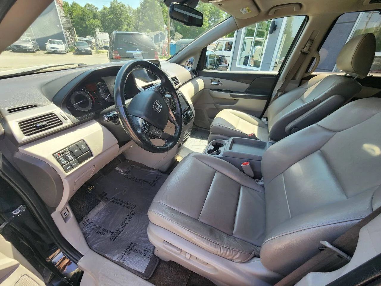 Used 2015 Honda Odyssey Touring image 9