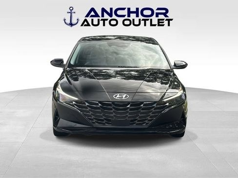 Used 2023 Hyundai Elantra Limited w/ Cargo Package image 2