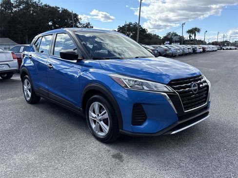 Used 2022 Nissan Kicks S image 7