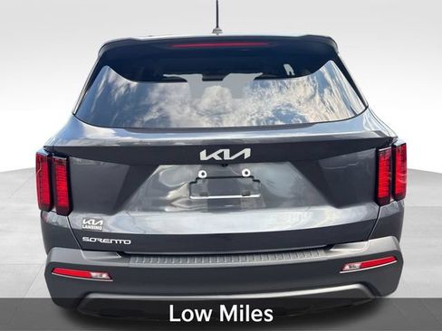 Used 2023 Kia Sorento LX FWD image 6