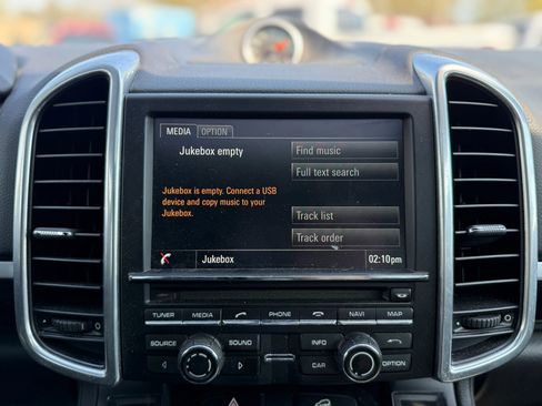 Used 2016 Porsche Cayenne image 22