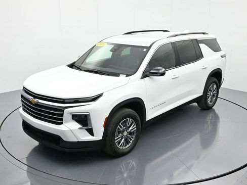 Certified 2025 Chevrolet Traverse LT image 29