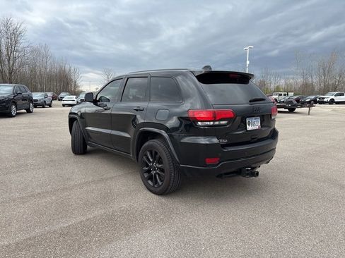 Used 2017 Jeep Grand Cherokee Altitude image 9