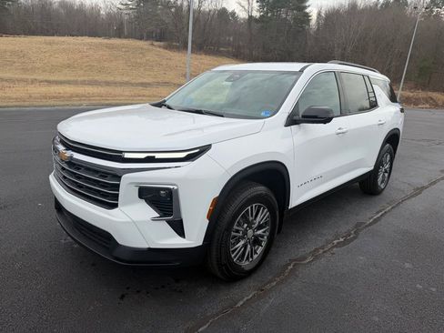 New 2026 Chevrolet Traverse LT w/ Driver Confidence Package image 3