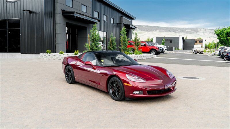 Used 2007 Chevrolet Corvette Coupe w/ Preferred Equipment Group RWD image 7