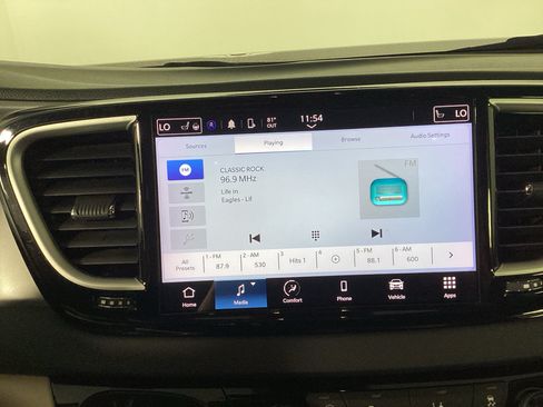 Used 2023 Chrysler Pacifica Touring-L FWD image 29
