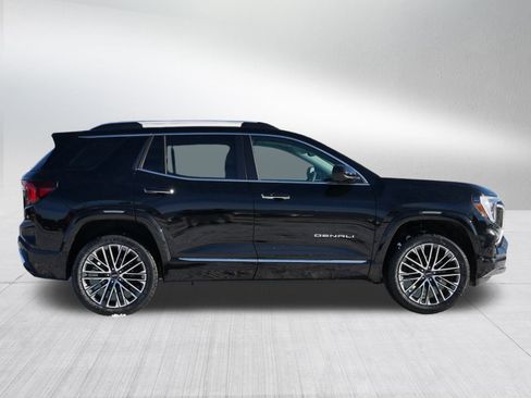 New 2026 GMC Terrain Denali w/ LPO, Black Badging Package image 5