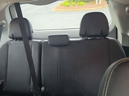 Used 2016 Toyota Sienna SE Premium FWD image 16