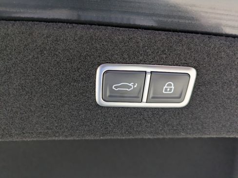 Certified 2023 Genesis G90 3.5T image 12