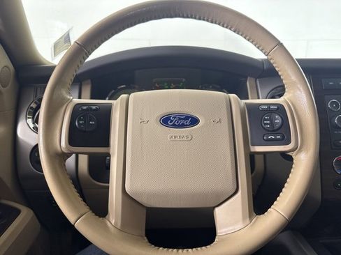 Used 2013 Ford Expedition EL XLT image 18