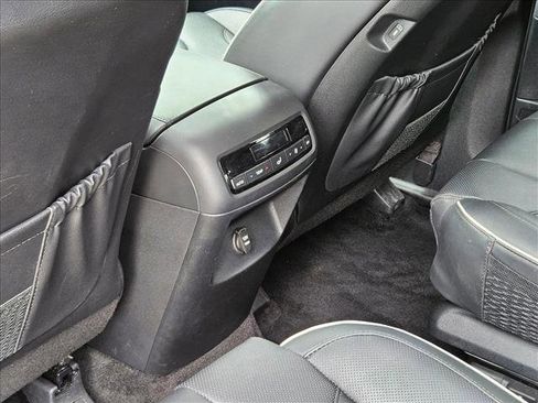 Used 2025 Hyundai Palisade SEL FWD image 17