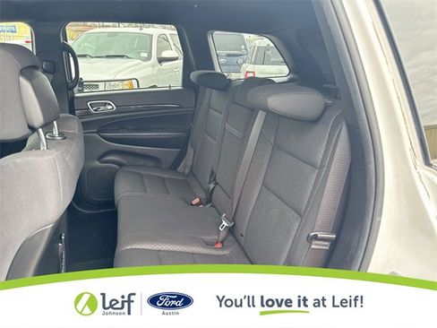 Used 2019 Jeep Grand Cherokee Laredo image 29