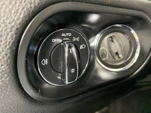 Used 2019 Porsche Macan AWD/4WD image 29