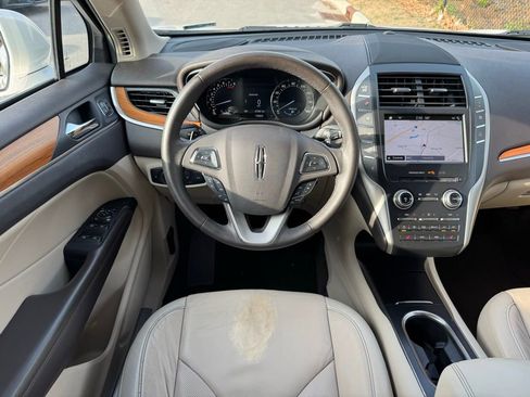 Used 2017 Lincoln MKC Select w/ Select Plus Package image 2