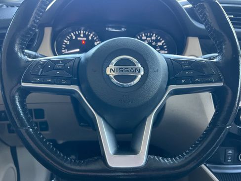 Used 2017 Nissan Rogue SL FWD image 29
