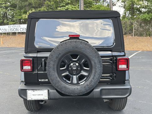 Used 2025 Jeep Wrangler Unlimited Sport AWD/4WD image 7