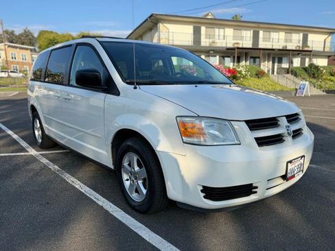 Used 2010 Dodge Grand Caravan Hero FWD image 12
