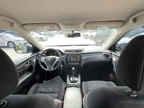 Used 2016 Nissan Rogue S w/ Appearance Package FWD image 9