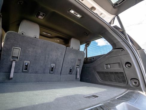 Certified 2024 Chevrolet Suburban LT AWD/4WD image 41