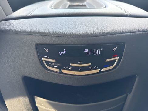 Used 2020 Cadillac Escalade Luxury AWD/4WD image 14